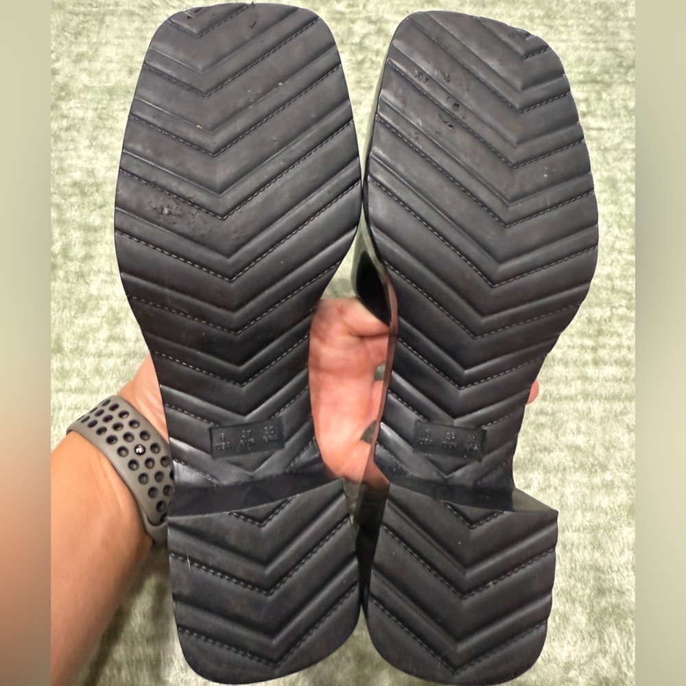 Glaze Women's Glossy Black Mules - Picture 6 of 6